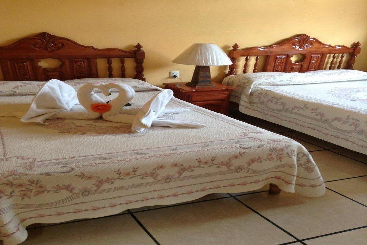Hotel Posada Camelinas パツクアロ エクステリア 写真