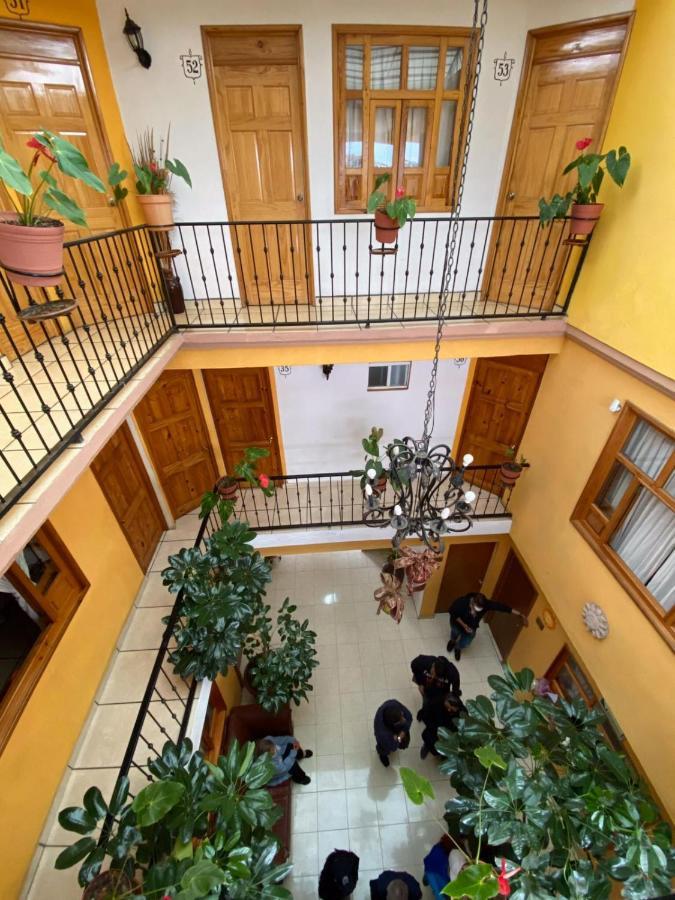 Hotel Posada Camelinas パツクアロ エクステリア 写真