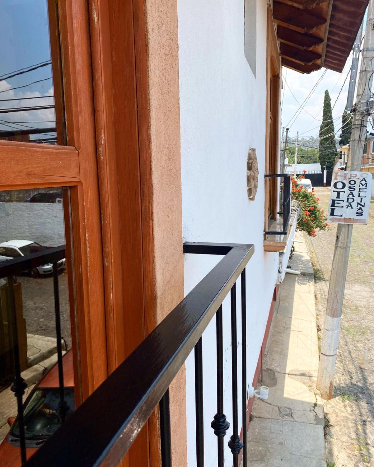 Hotel Posada Camelinas パツクアロ エクステリア 写真