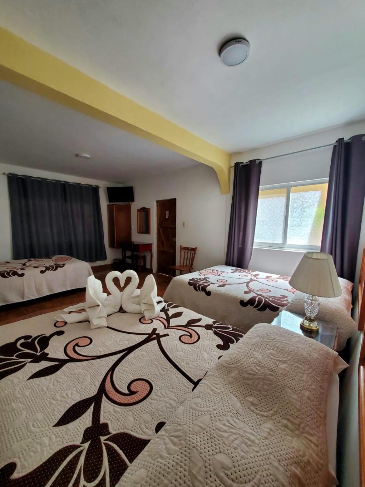 Hotel Posada Camelinas パツクアロ エクステリア 写真