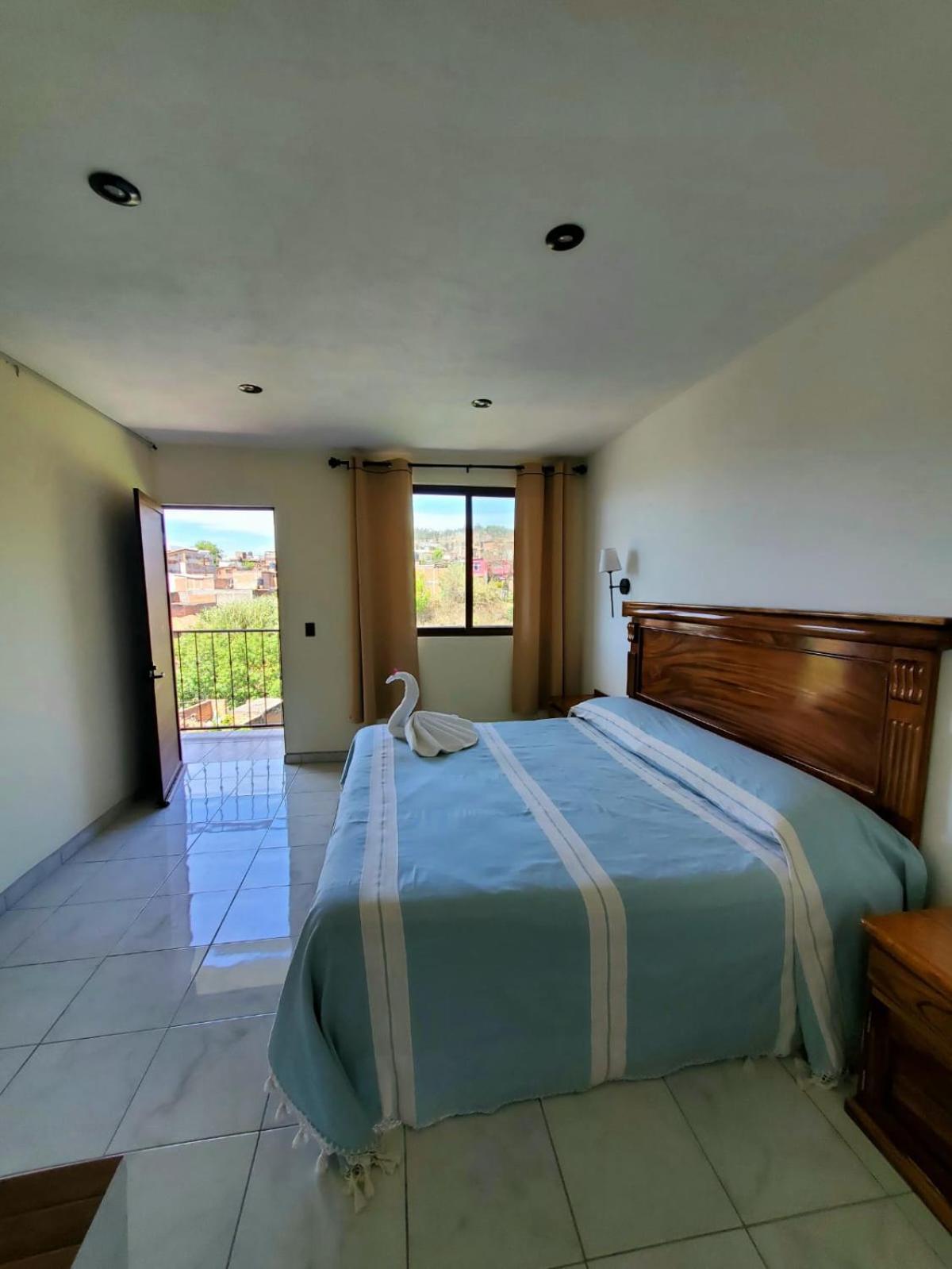 Hotel Posada Camelinas パツクアロ エクステリア 写真