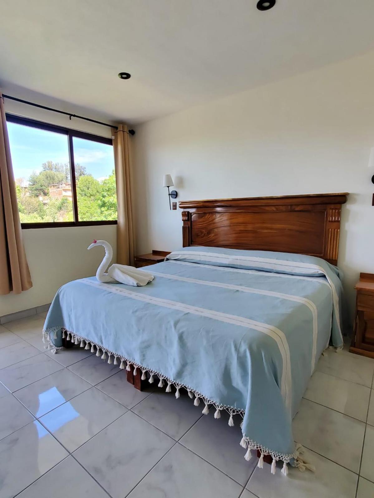 Hotel Posada Camelinas パツクアロ エクステリア 写真