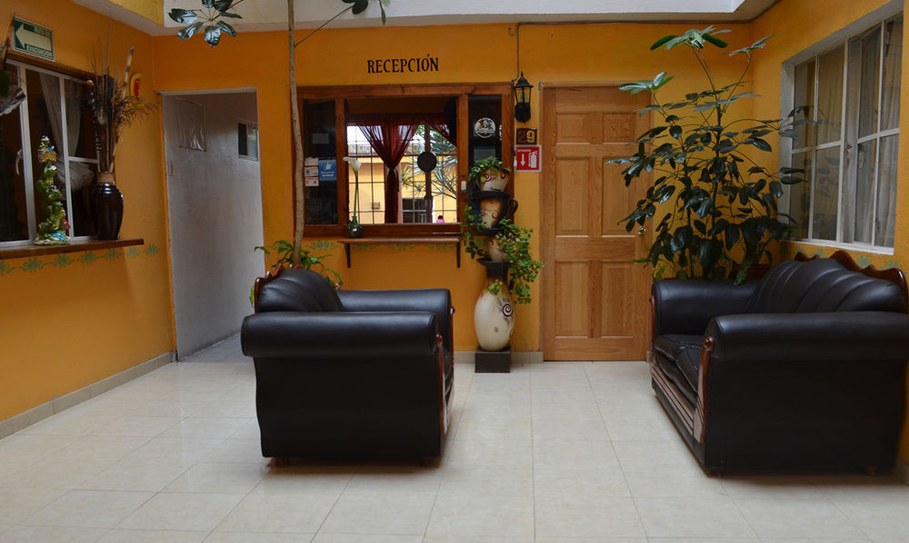 Hotel Posada Camelinas パツクアロ エクステリア 写真