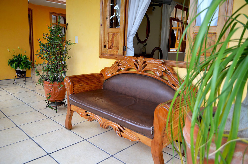 Hotel Posada Camelinas パツクアロ エクステリア 写真