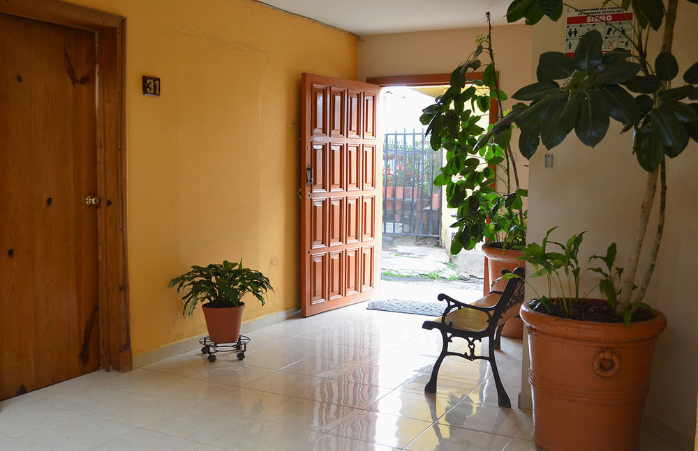 Hotel Posada Camelinas パツクアロ エクステリア 写真