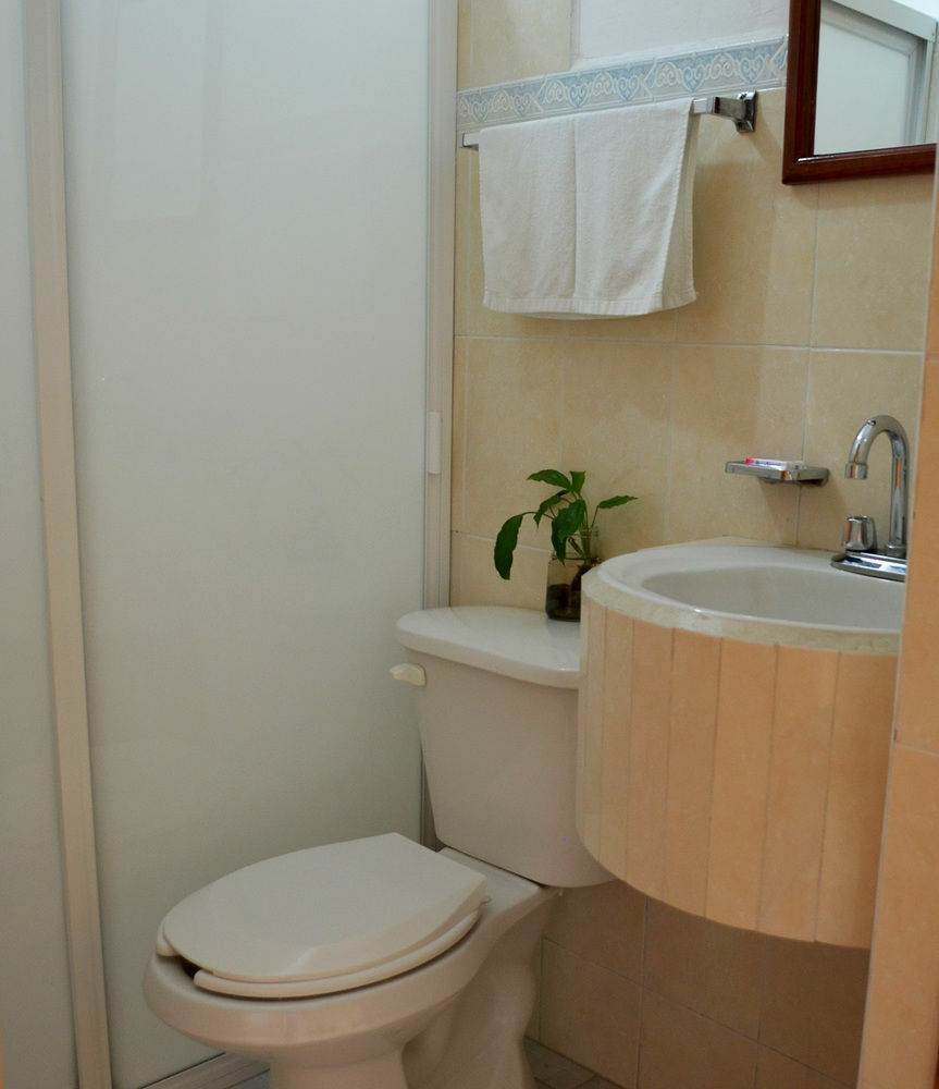 Hotel Posada Camelinas パツクアロ エクステリア 写真